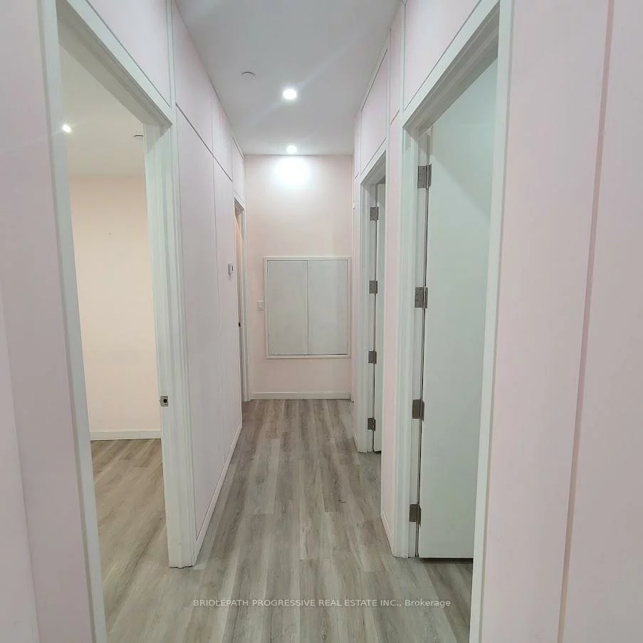 650, Sheppard, Bayview Village, Toronto