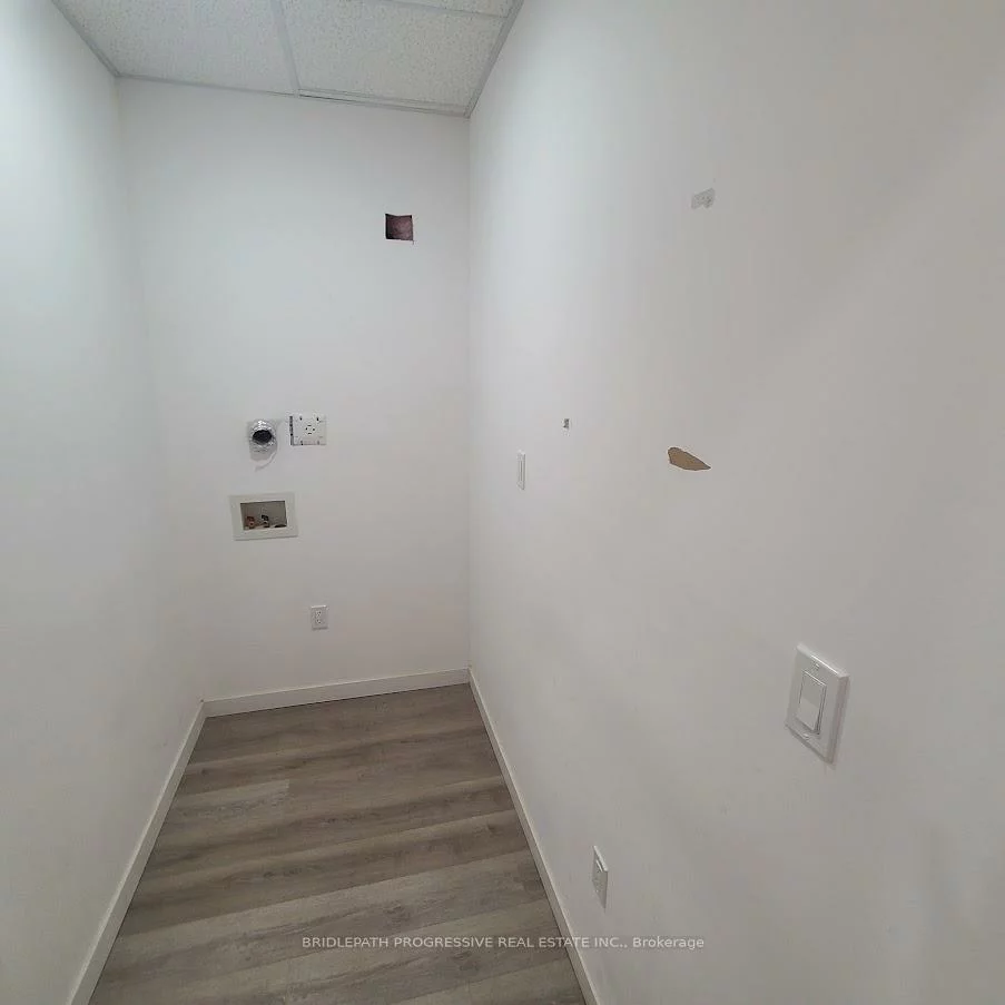 650, Sheppard, Bayview Village, Toronto