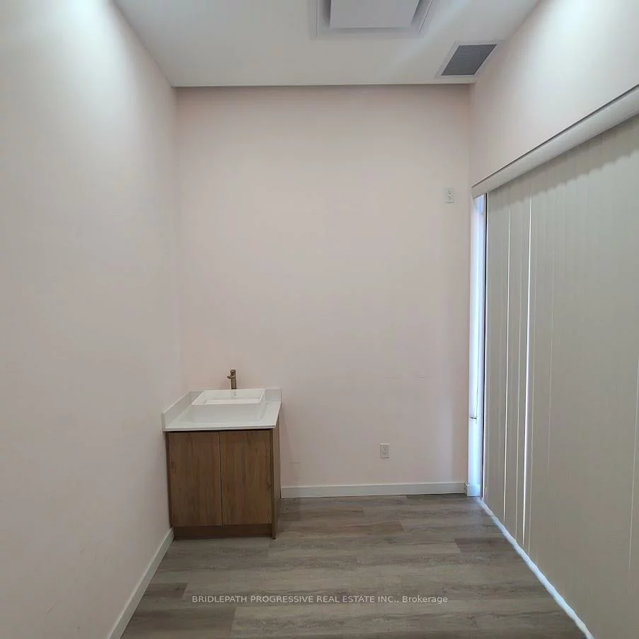 650, Sheppard, Bayview Village, Toronto