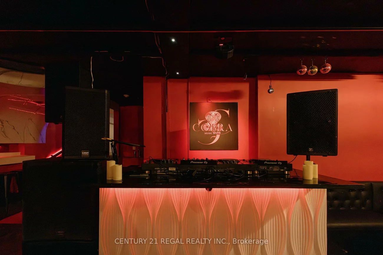 656, College, Palmerston-Little Italy, Toronto