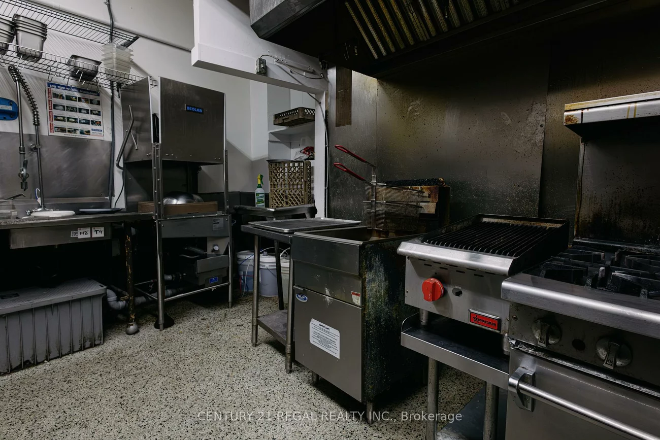 656, College, Palmerston-Little Italy, Toronto