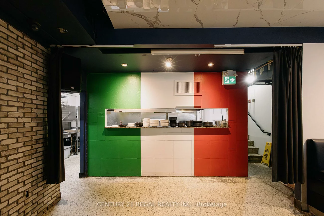 656, College, Palmerston-Little Italy, Toronto