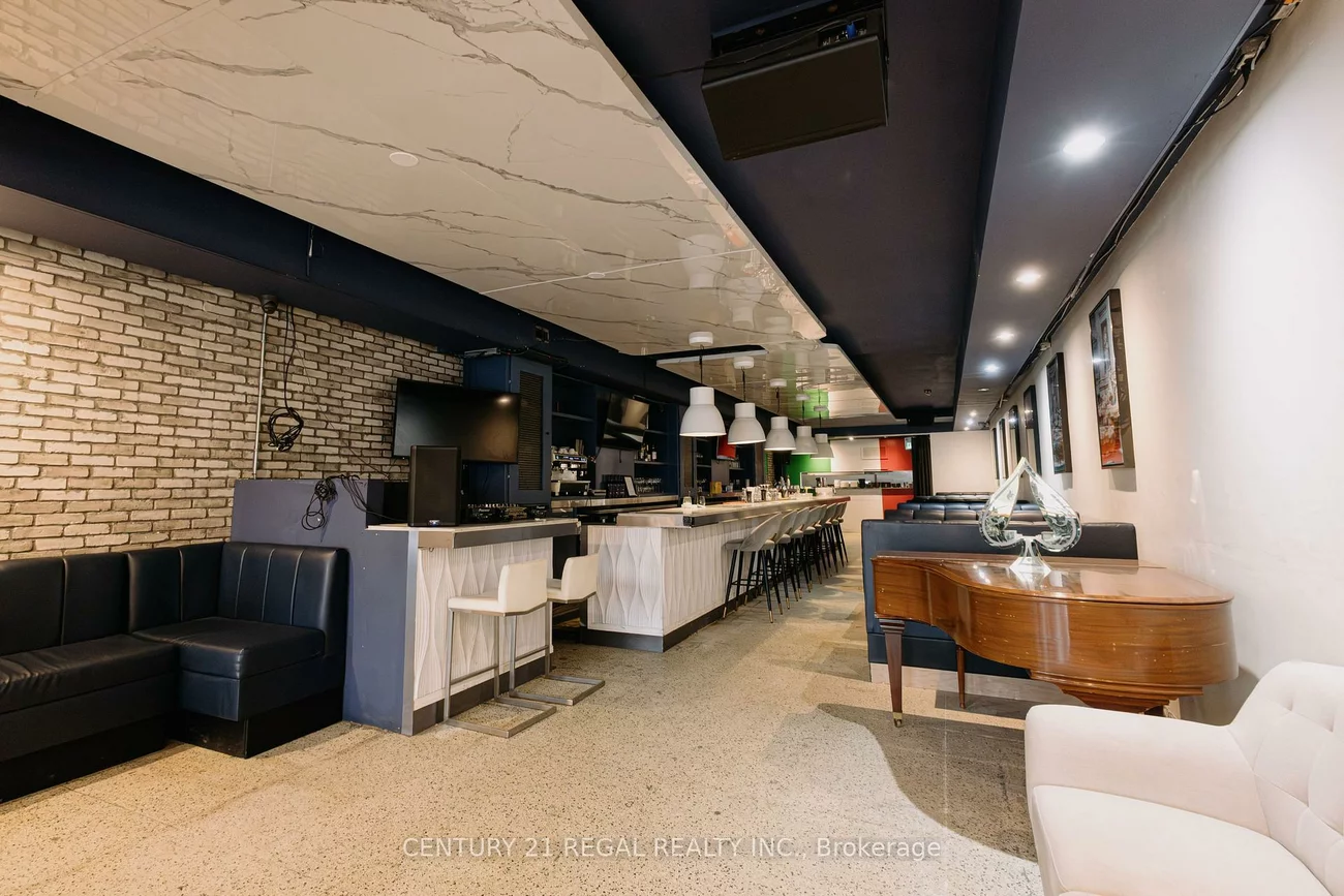 656, College, Palmerston-Little Italy, Toronto