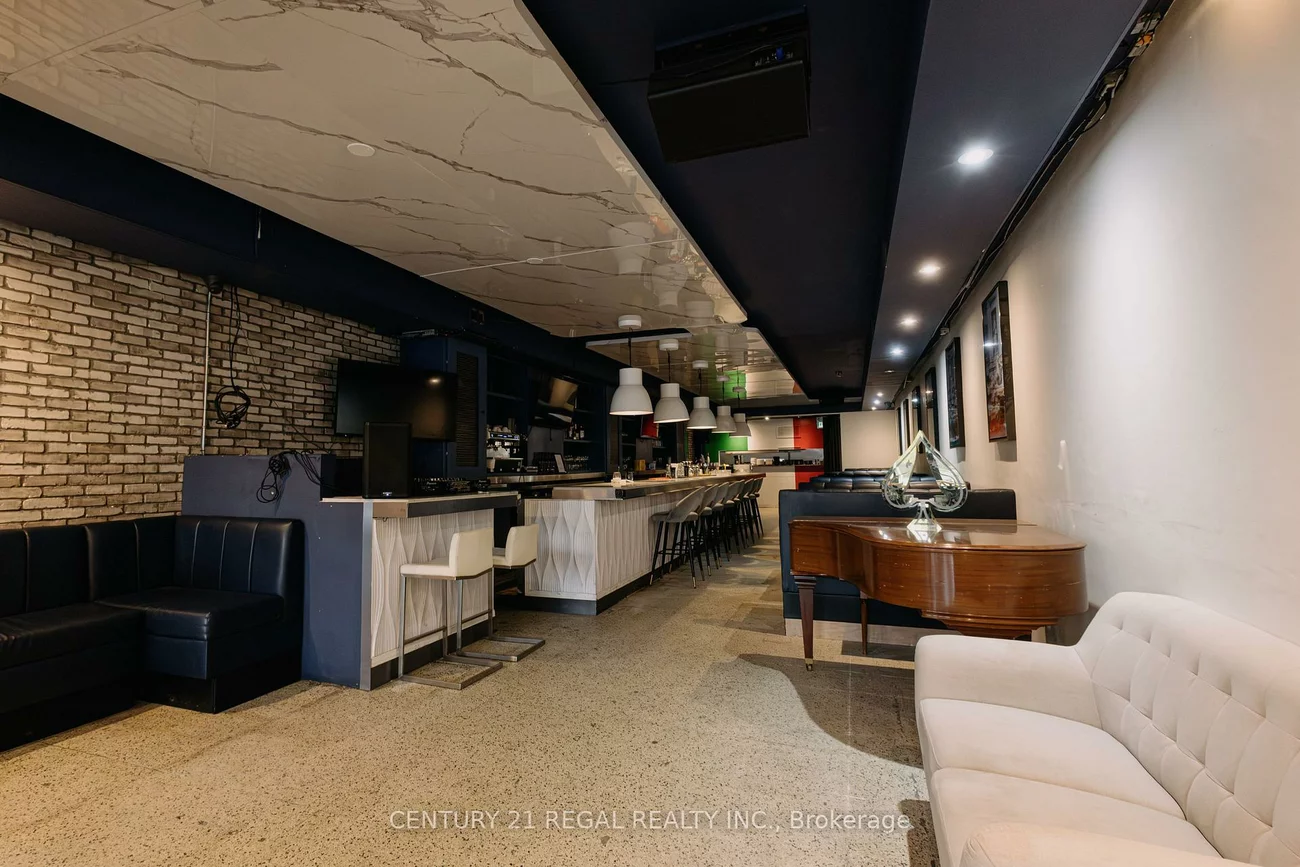 656, College, Palmerston-Little Italy, Toronto