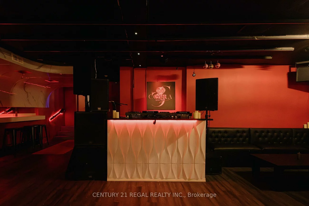 656, College, Palmerston-Little Italy, Toronto