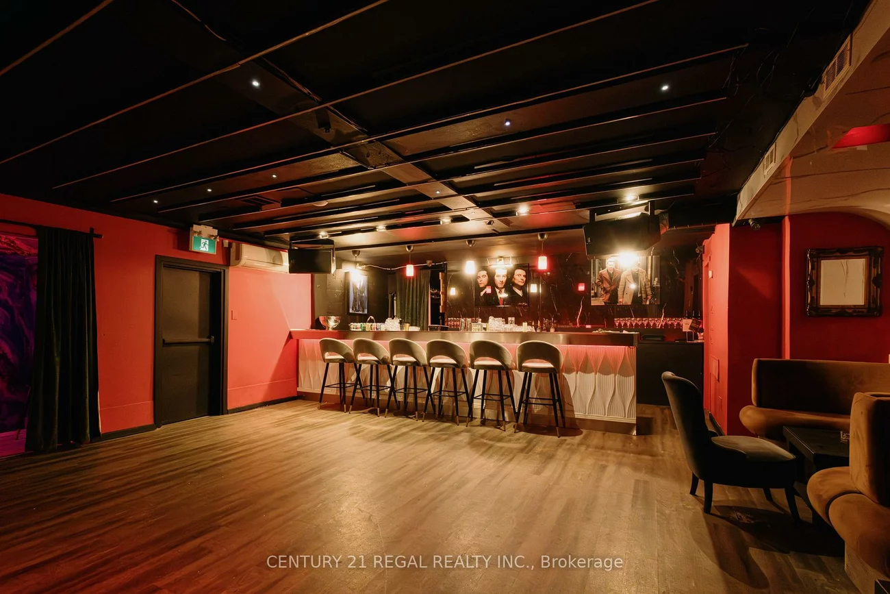 656, College, Palmerston-Little Italy, Toronto