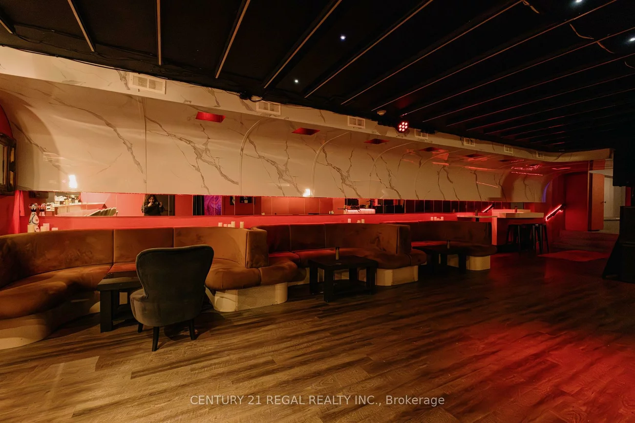 656, College, Palmerston-Little Italy, Toronto