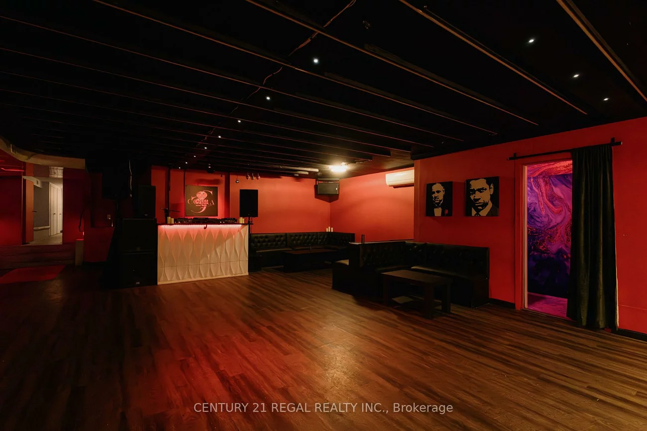 656, College, Palmerston-Little Italy, Toronto