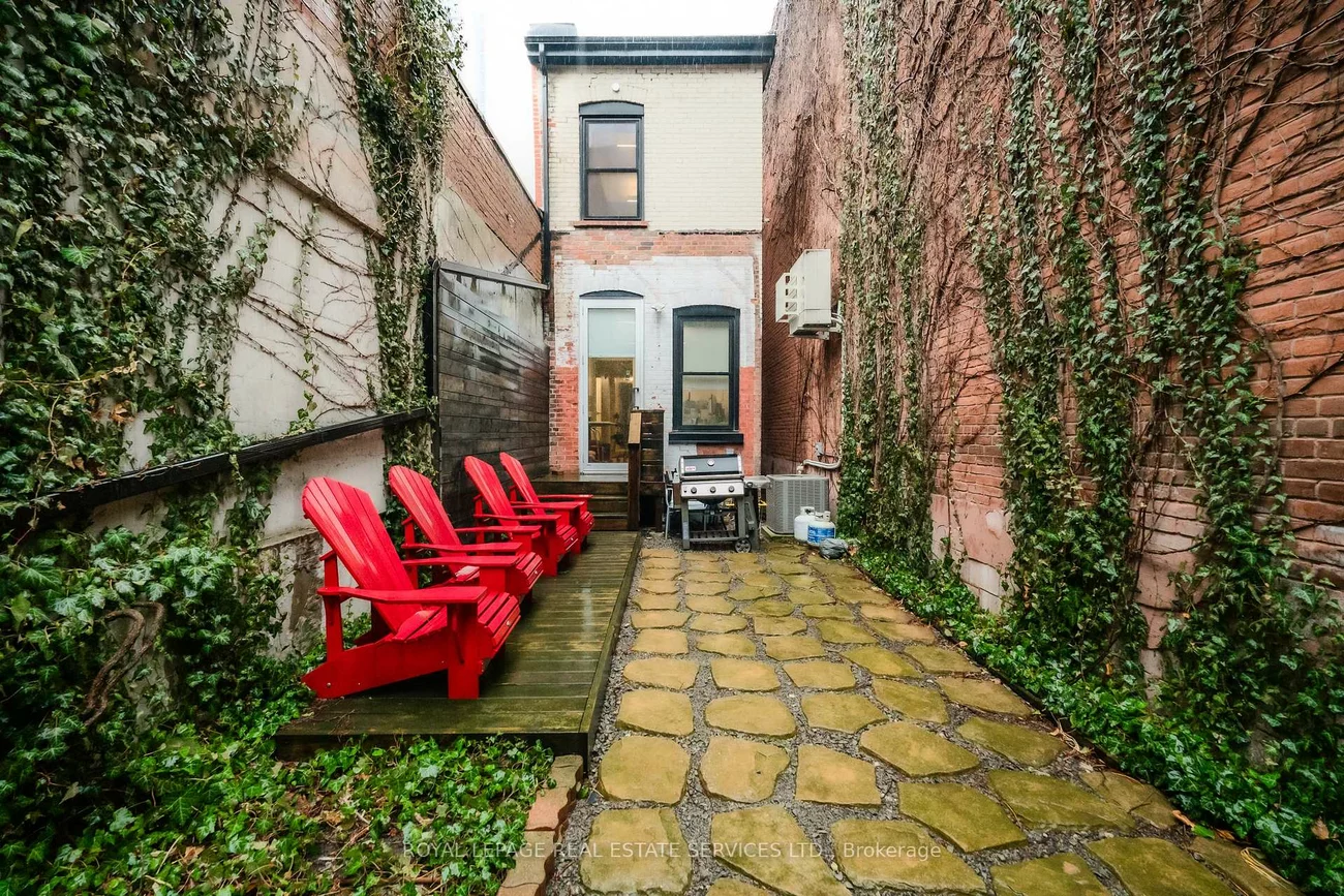 54 1/2, St Patrick, Kensington-Chinatown, Toronto