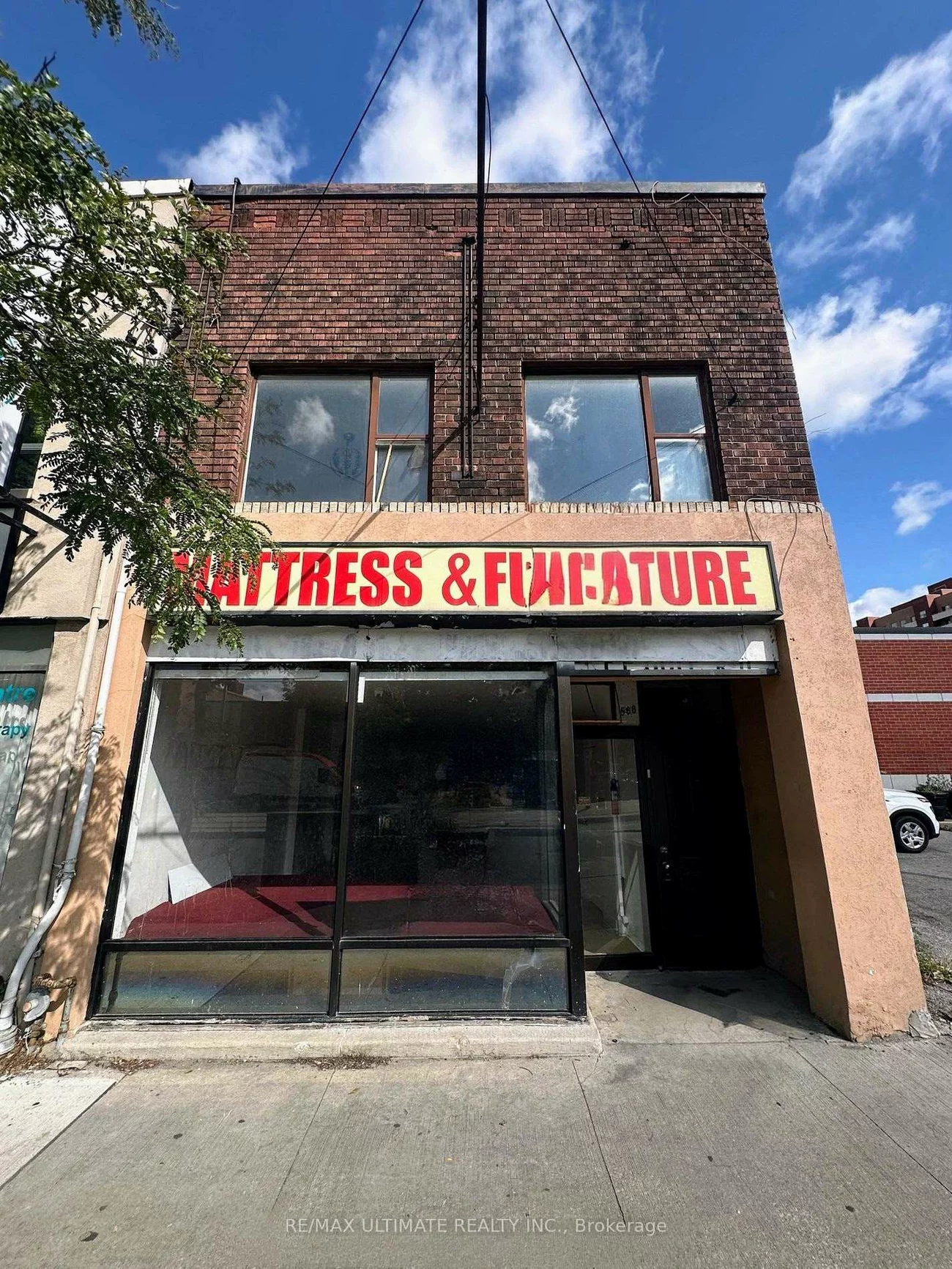 566, St Clair, Humewood-Cedarvale, Toronto