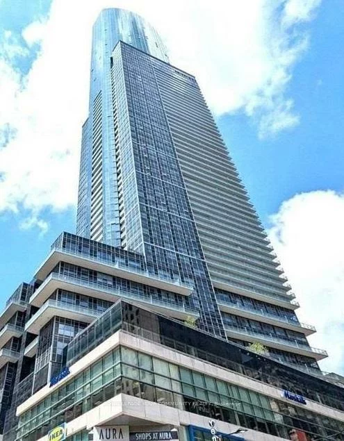 384, Yonge, Bay Street Corridor, Toronto