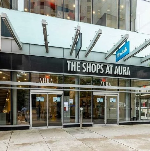 384, Yonge, Bay Street Corridor, Toronto
