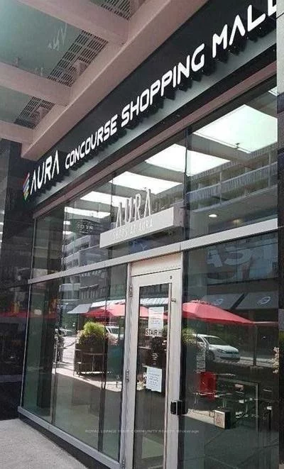 384, Yonge, Bay Street Corridor, Toronto