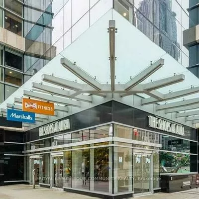 384, Yonge, Bay Street Corridor, Toronto