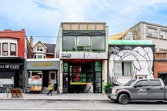1415, Dundas, Little Portugal, Toronto