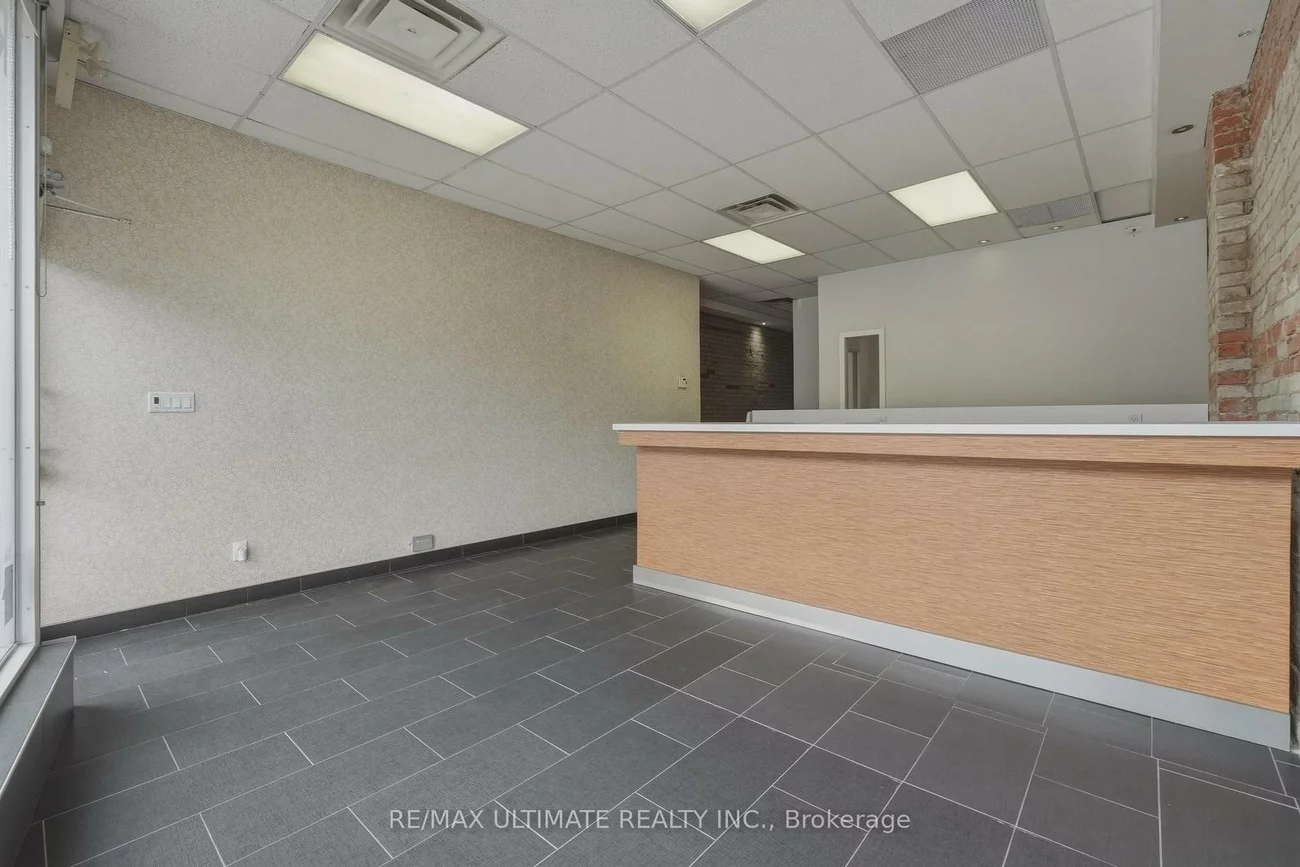 968, College, Dufferin Grove, Toronto