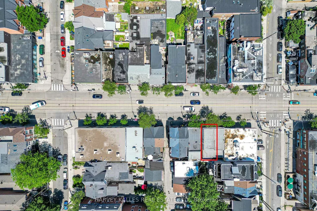 819, Dundas, Trinity-Bellwoods, Toronto