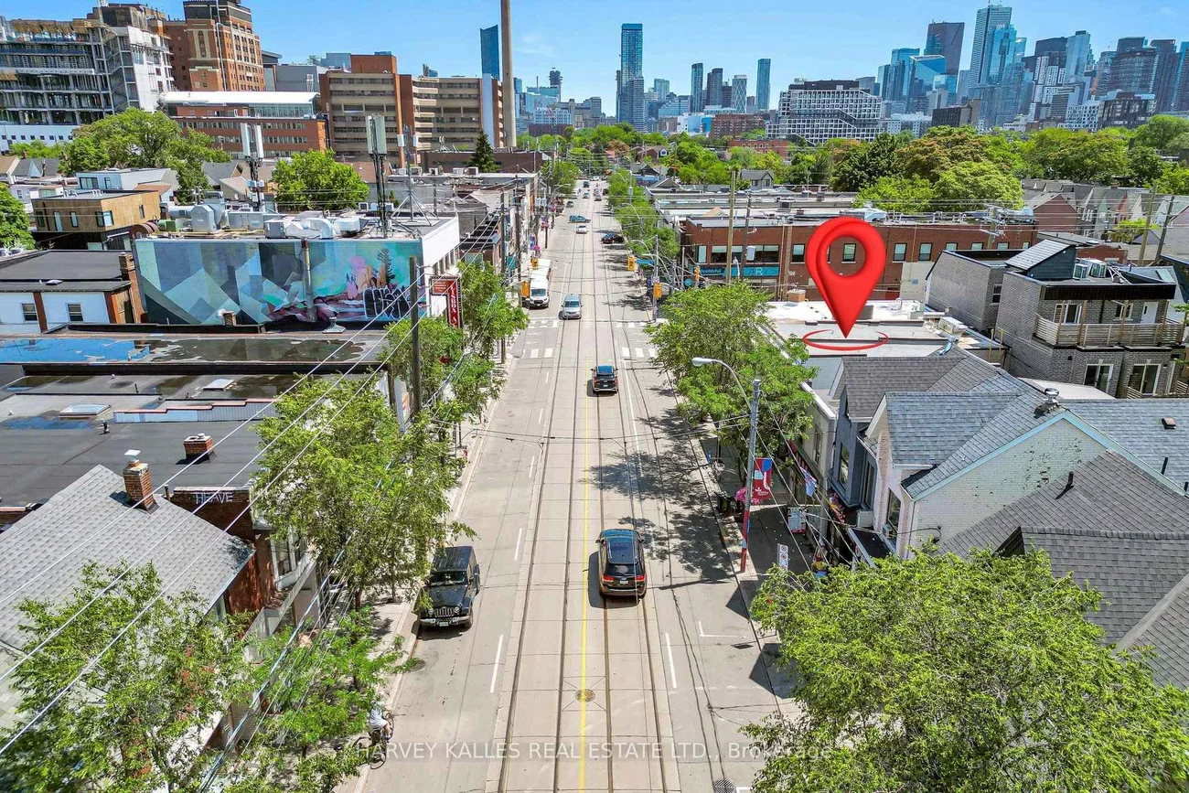 819, Dundas, Trinity-Bellwoods, Toronto