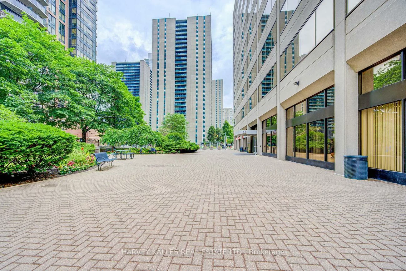 45, Sheppard, Willowdale East, Toronto