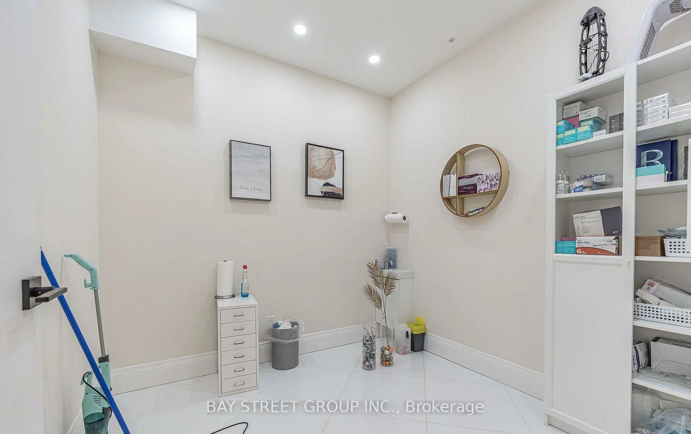 515, Wilson, Clanton Park, Toronto