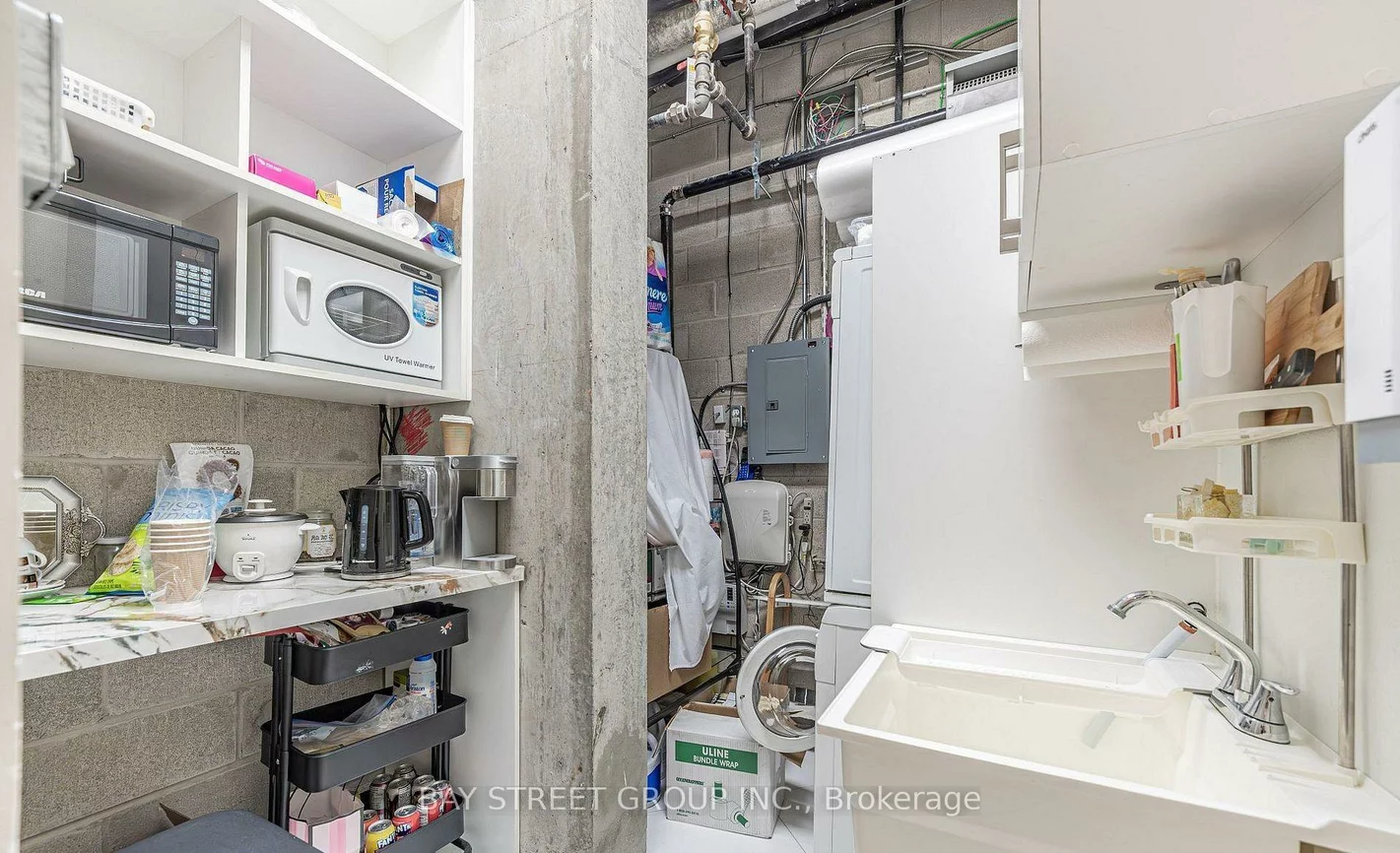 515, Wilson, Clanton Park, Toronto