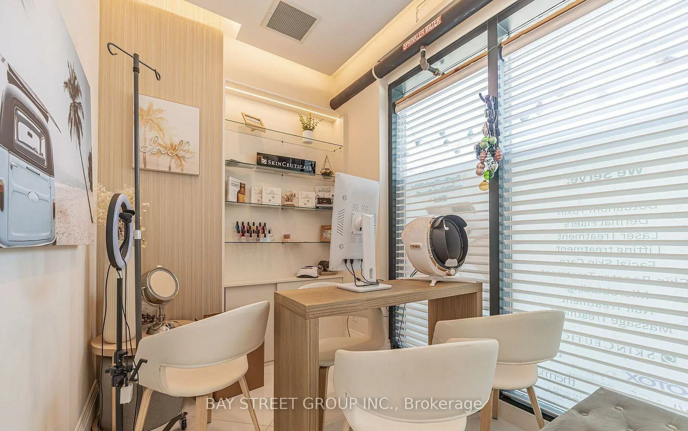 515, Wilson, Clanton Park, Toronto