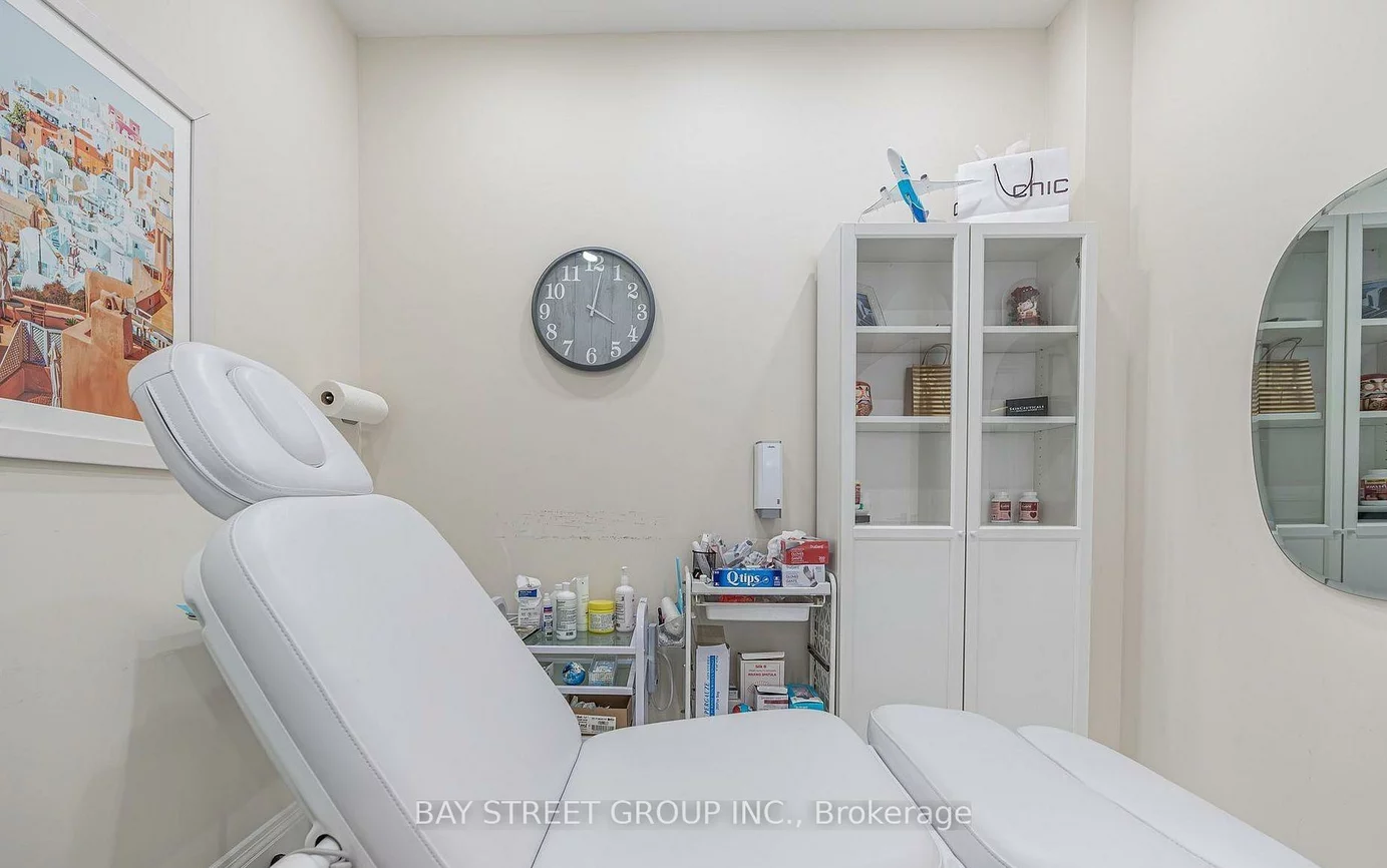 515, Wilson, Clanton Park, Toronto