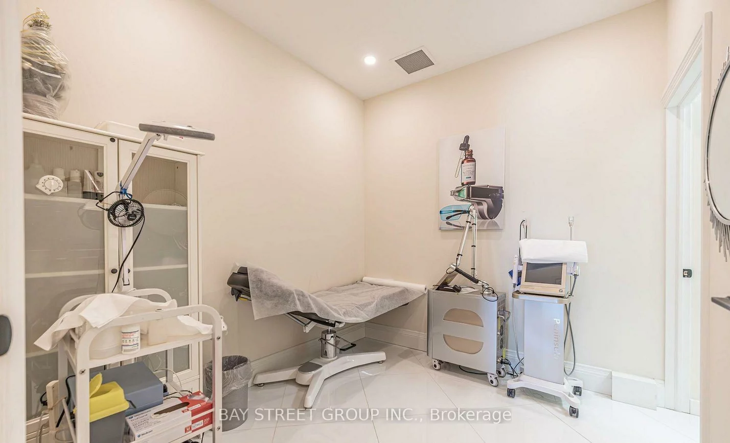 515, Wilson, Clanton Park, Toronto