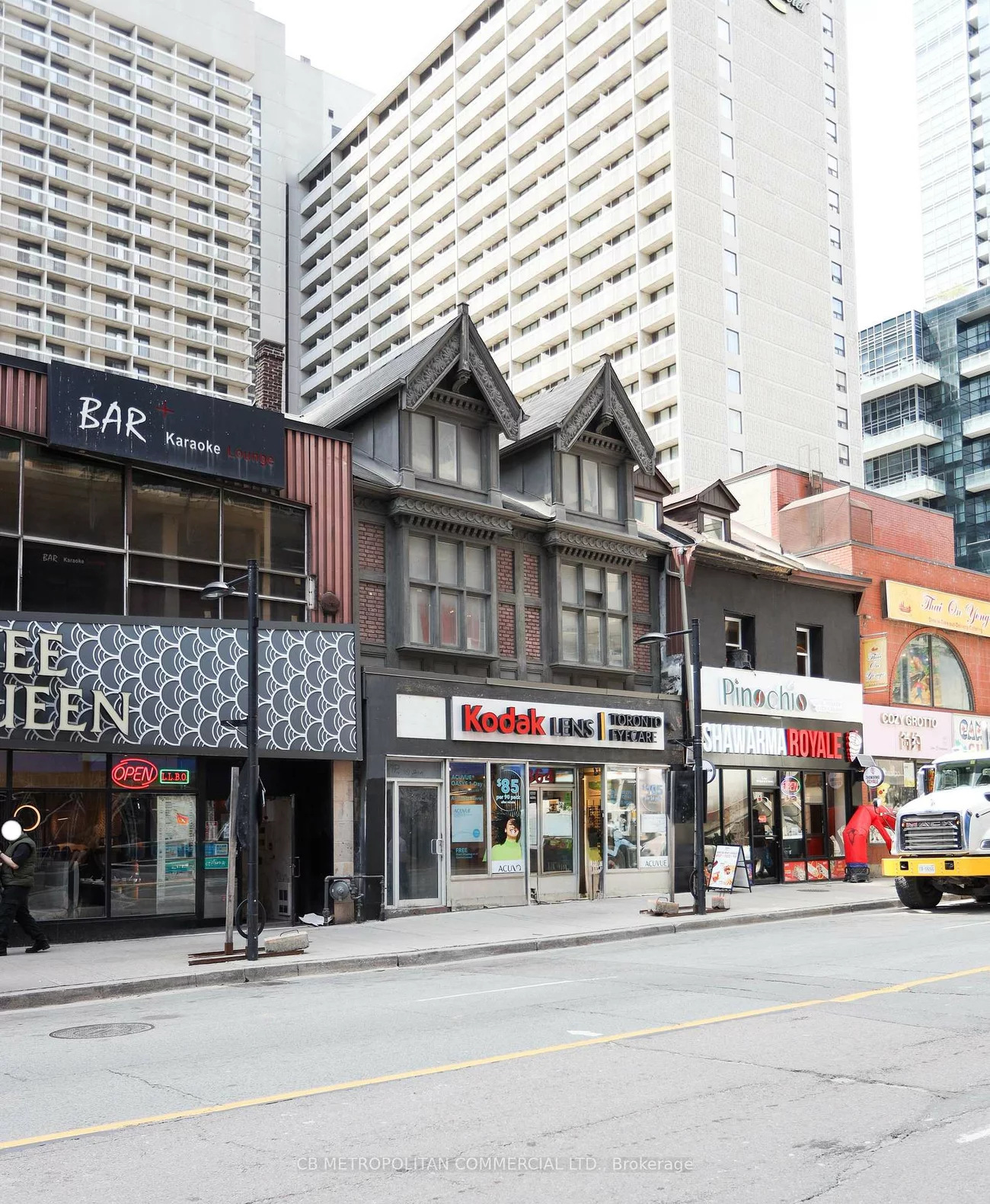 364, Yonge, Bay Street Corridor, Toronto