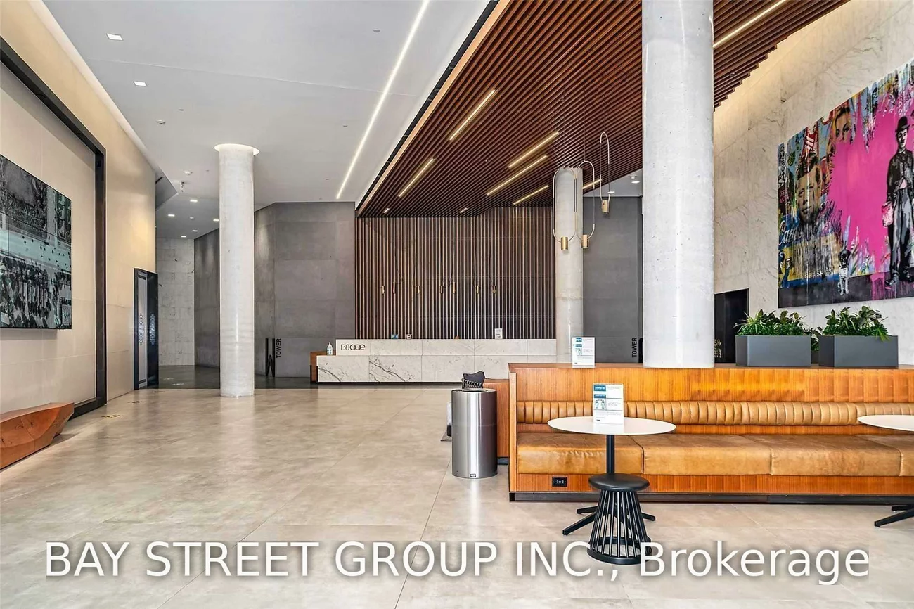 130, Queens, Waterfront Communities C8, Toronto