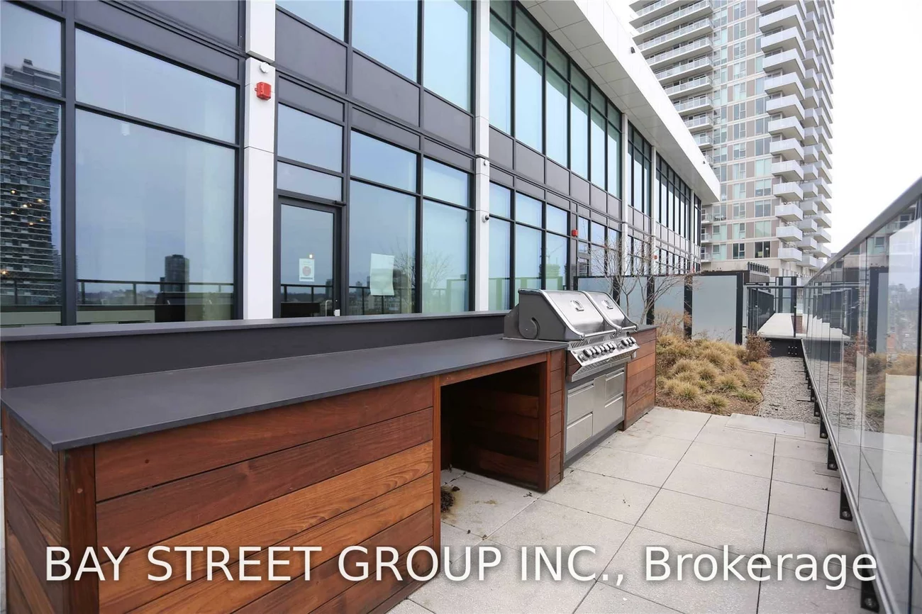 130, Queens, Waterfront Communities C8, Toronto