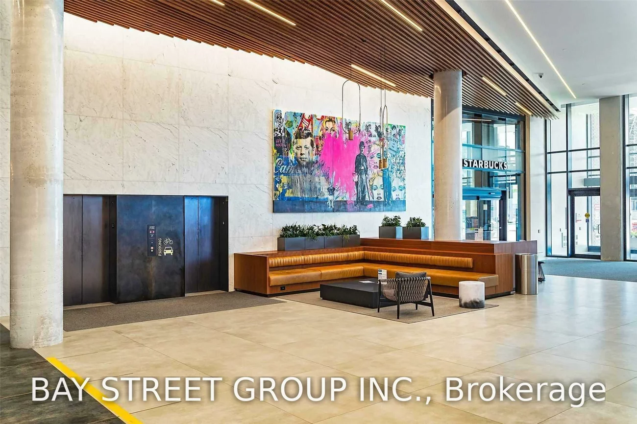130, Queens, Waterfront Communities C8, Toronto