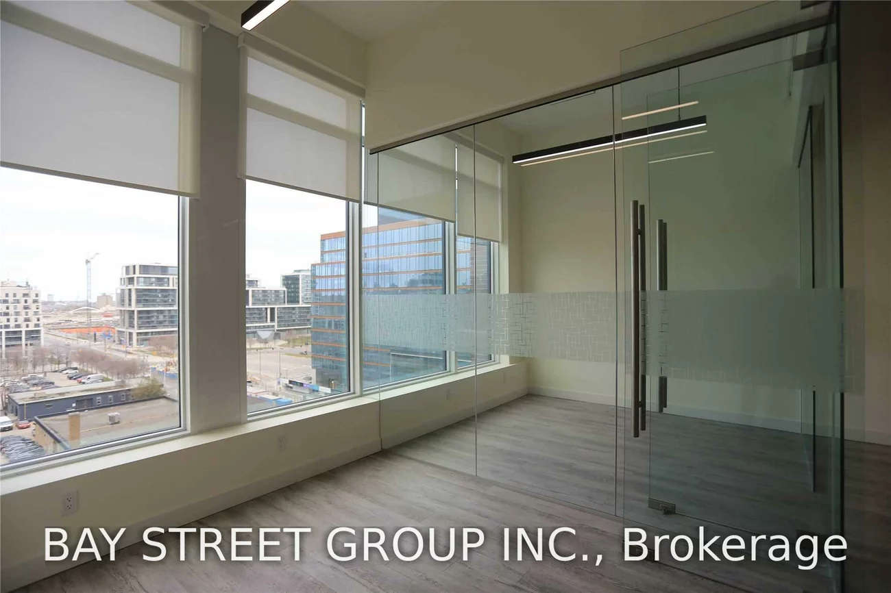 130, Queens, Waterfront Communities C8, Toronto