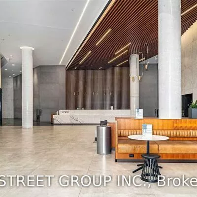 130, Queens, Waterfront Communities C8, Toronto