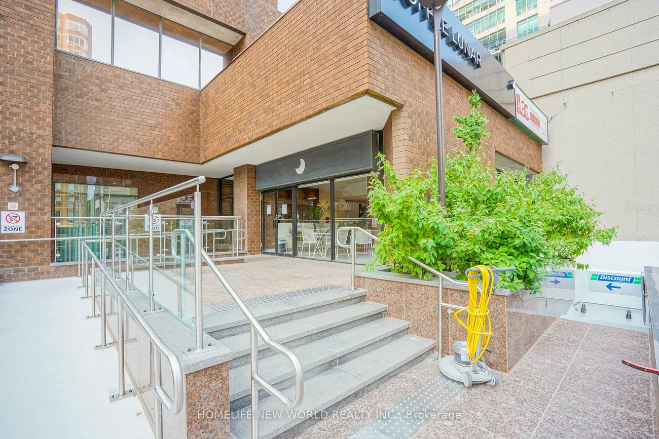 920, Yonge, Annex, Toronto