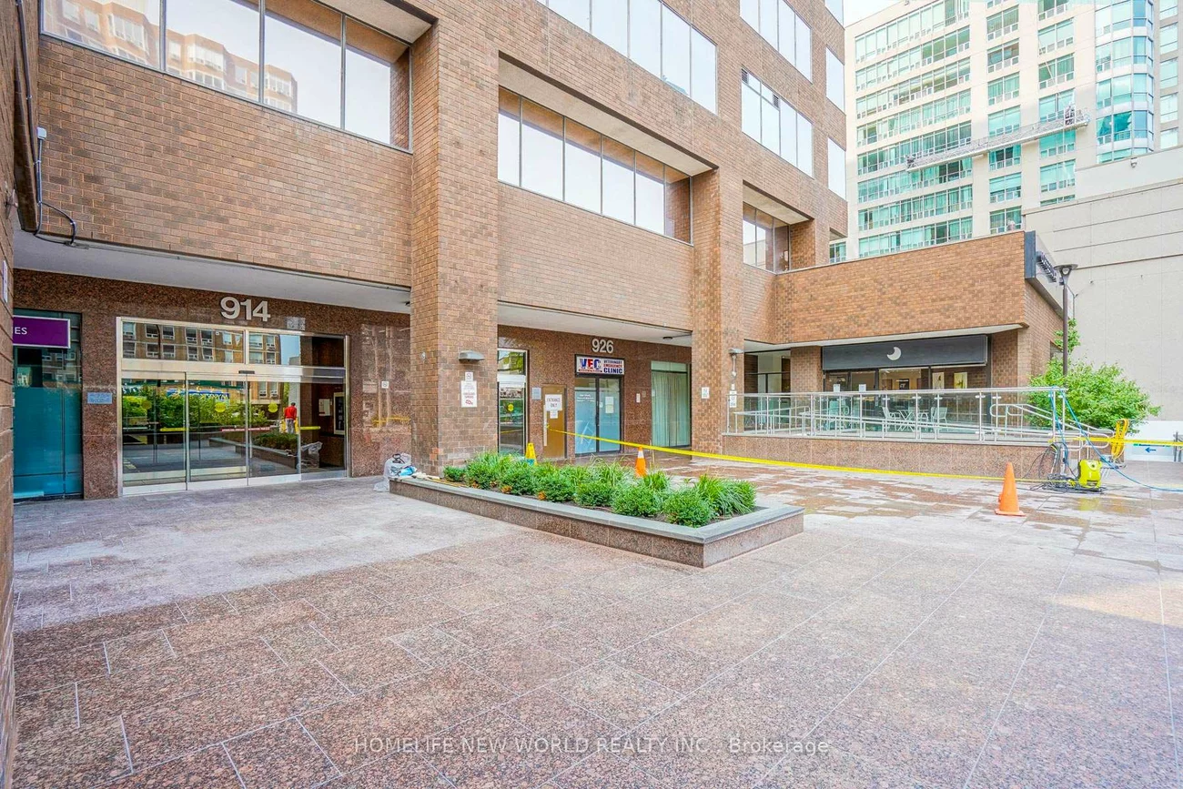 920, Yonge, Annex, Toronto