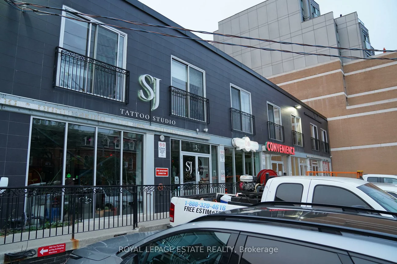 1153, Queen, Little Portugal, Toronto