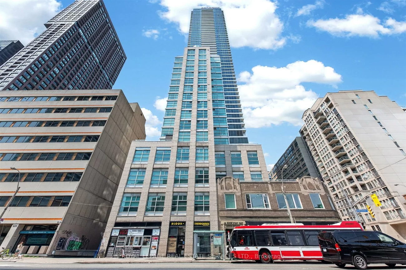 421, Bloor, North St. James Town, Toronto