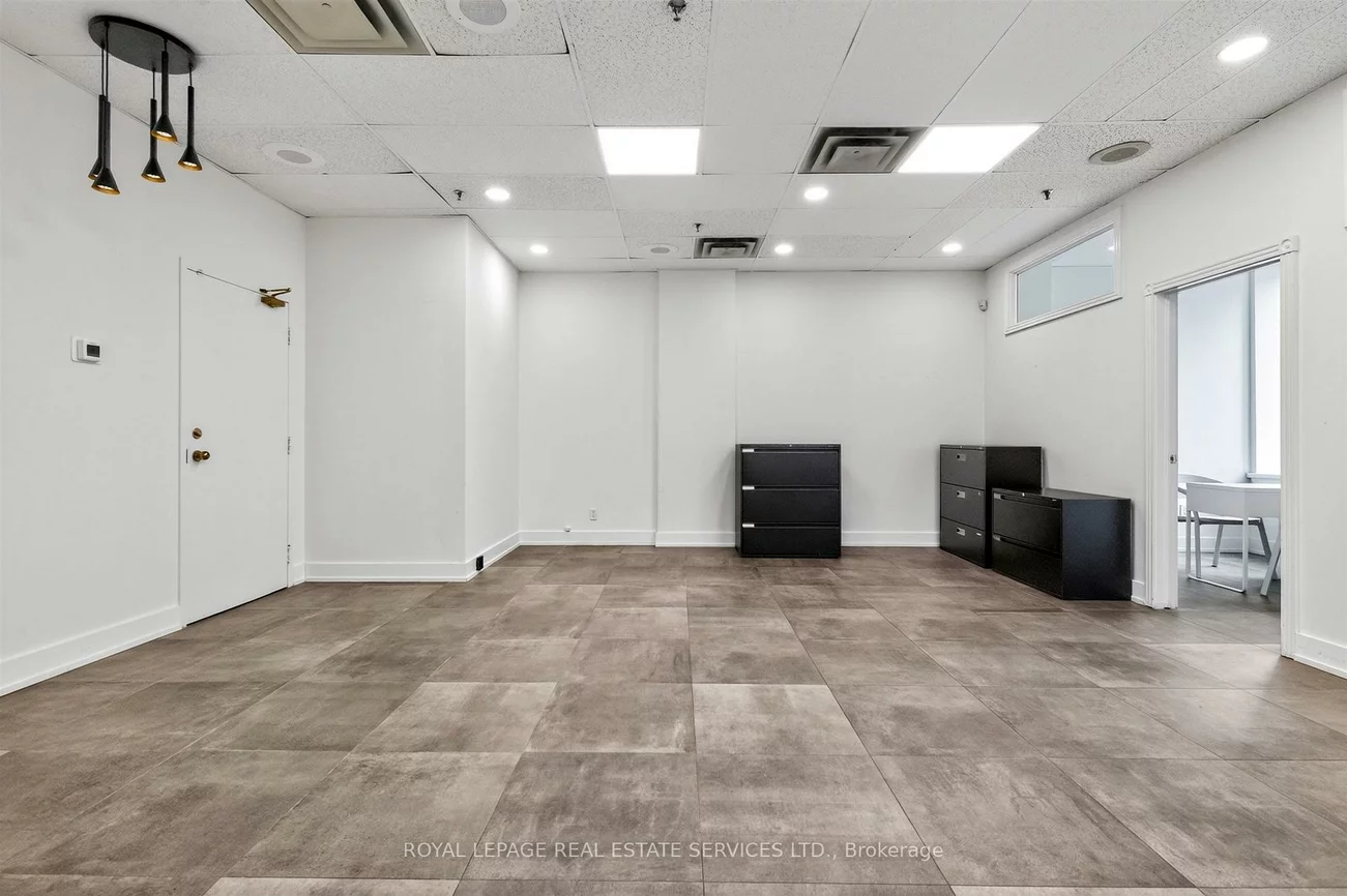 421, Bloor, North St. James Town, Toronto
