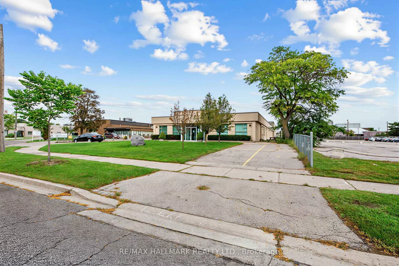 30, Kern, Banbury-Don Mills, Toronto