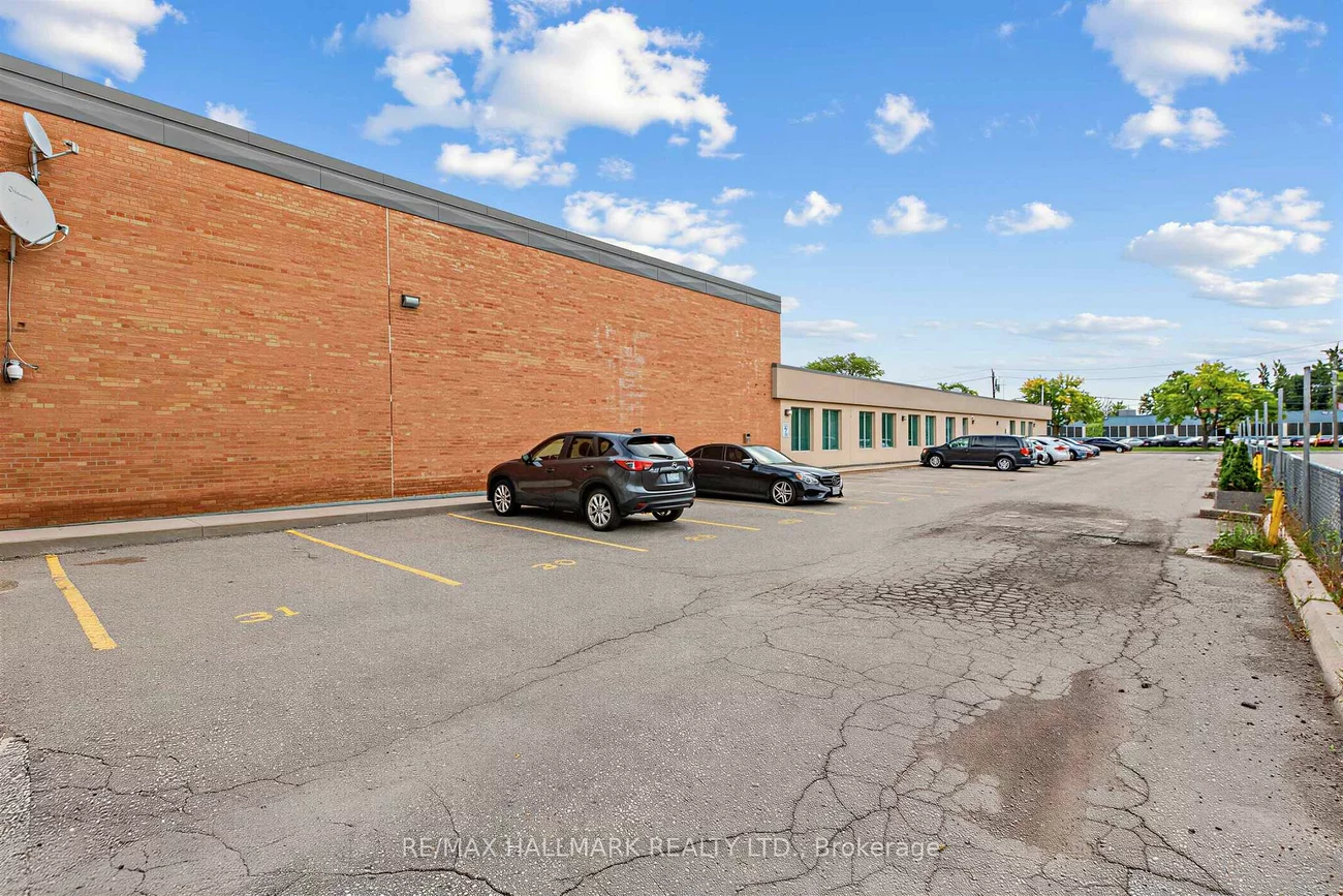 30, Kern, Banbury-Don Mills, Toronto