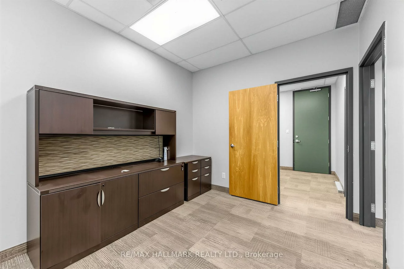 30, Kern, Banbury-Don Mills, Toronto