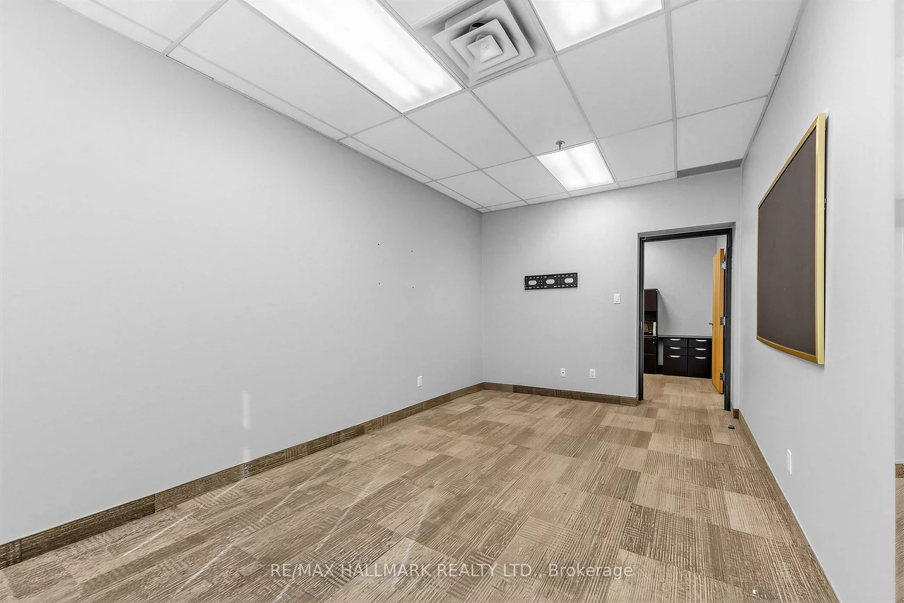 30, Kern, Banbury-Don Mills, Toronto