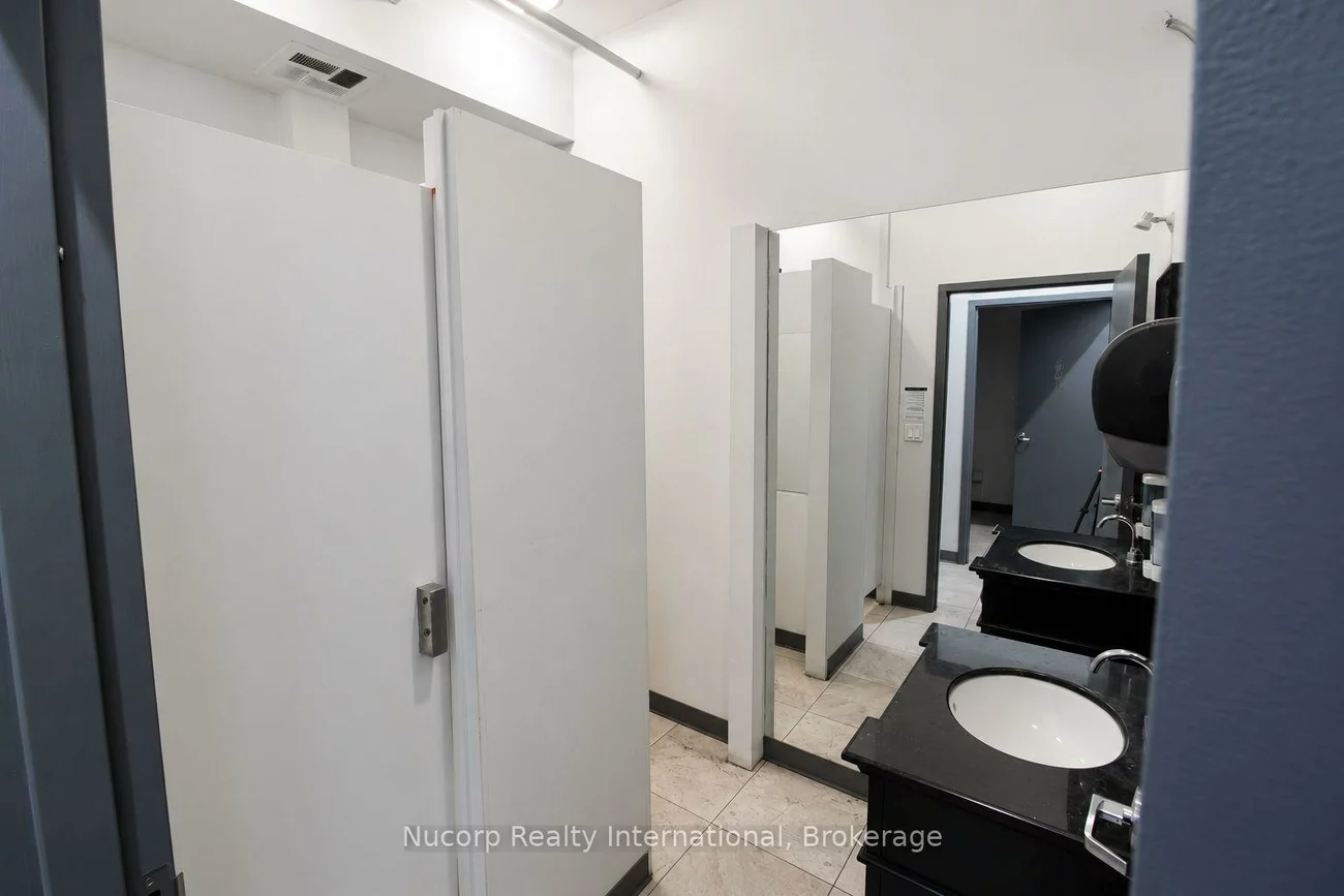 422, Adelaide, Waterfront Communities C1, Toronto