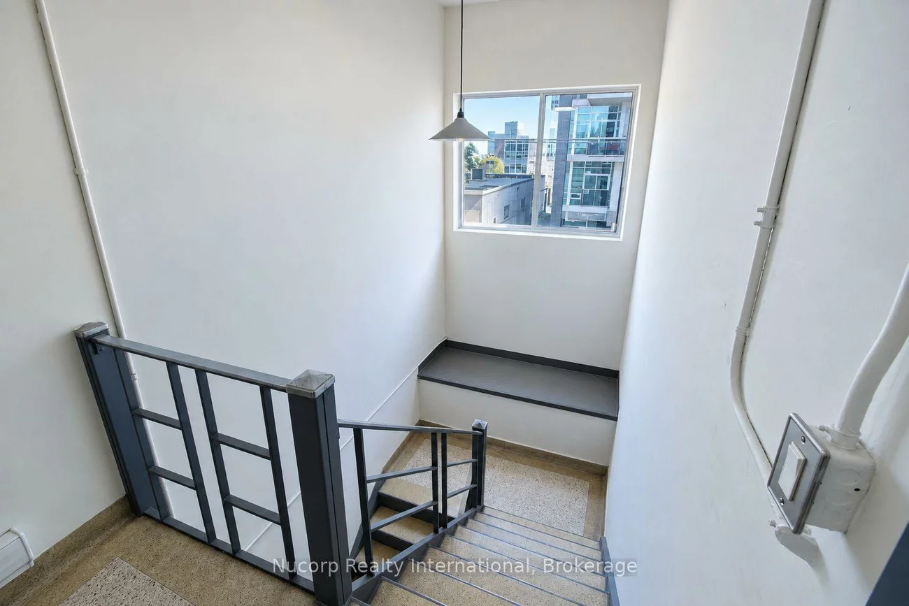 422, Adelaide, Waterfront Communities C1, Toronto