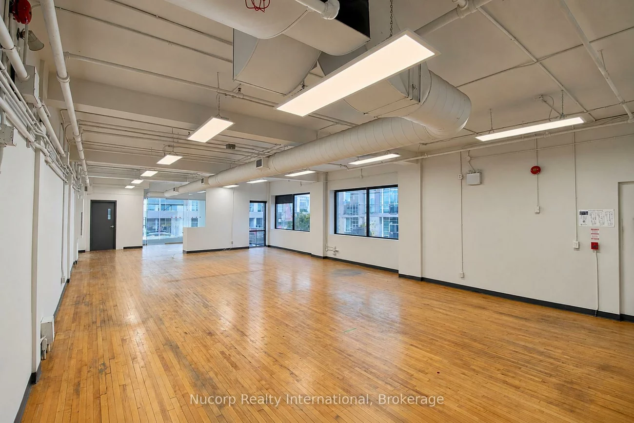 422, Adelaide, Waterfront Communities C1, Toronto