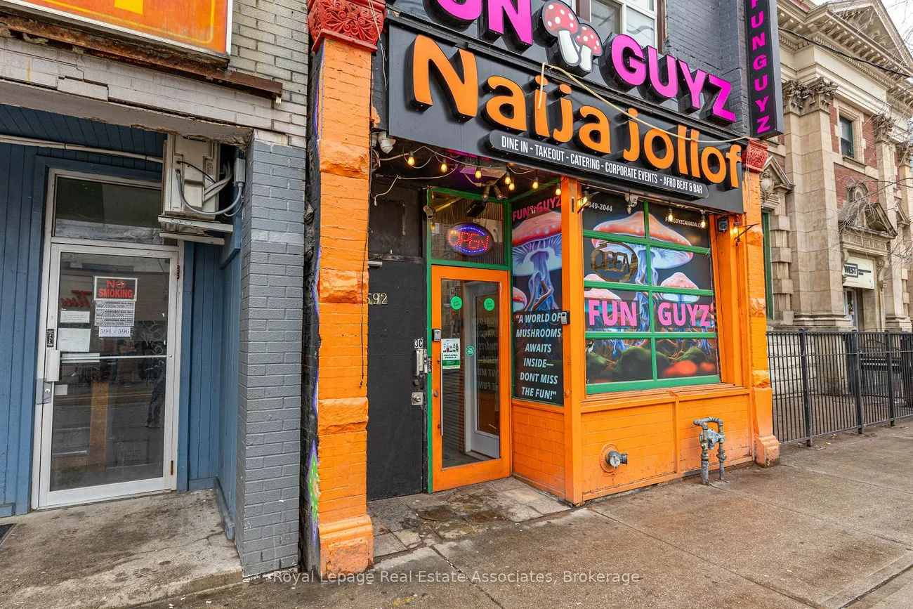 592, Queen, Trinity-Bellwoods, Toronto