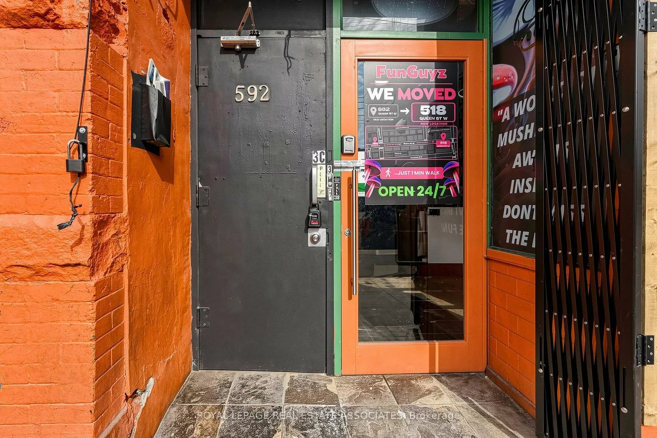592, Queen, Trinity-Bellwoods, Toronto