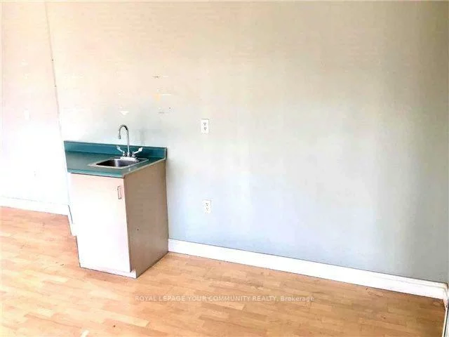 80, Finch, Newtonbrook West, Toronto