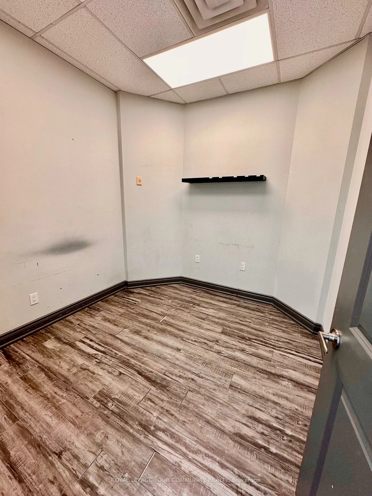 80, Finch, Newtonbrook West, Toronto